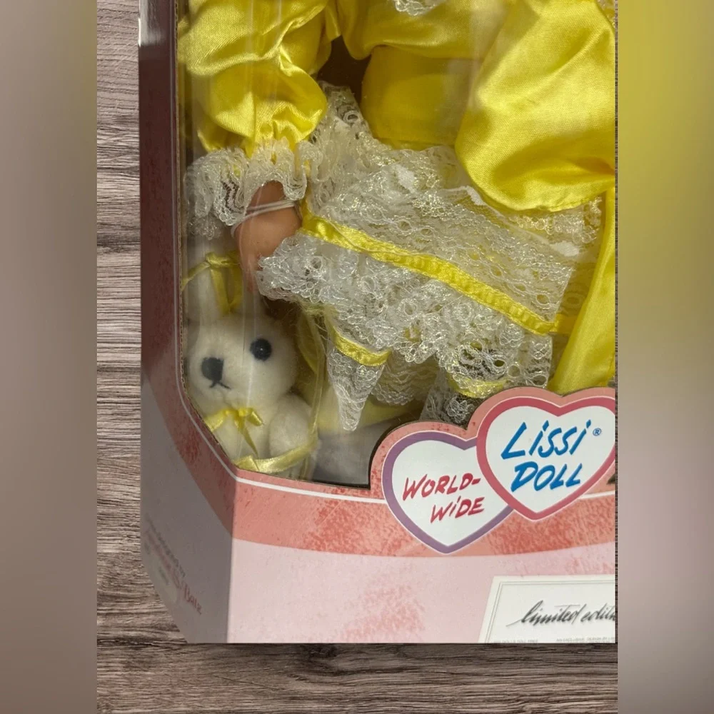 VTG Lissi Doll World Wide NIB Limited Edition 75812 Easter Bunny Partly Hand Mad